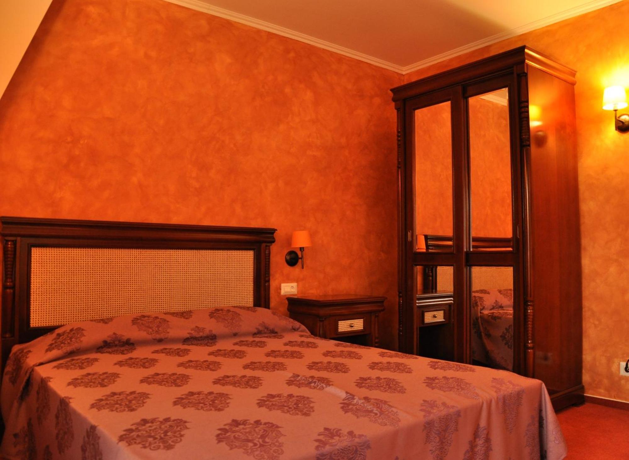 Vigo Grand Hotel Ploiesti Room photo
