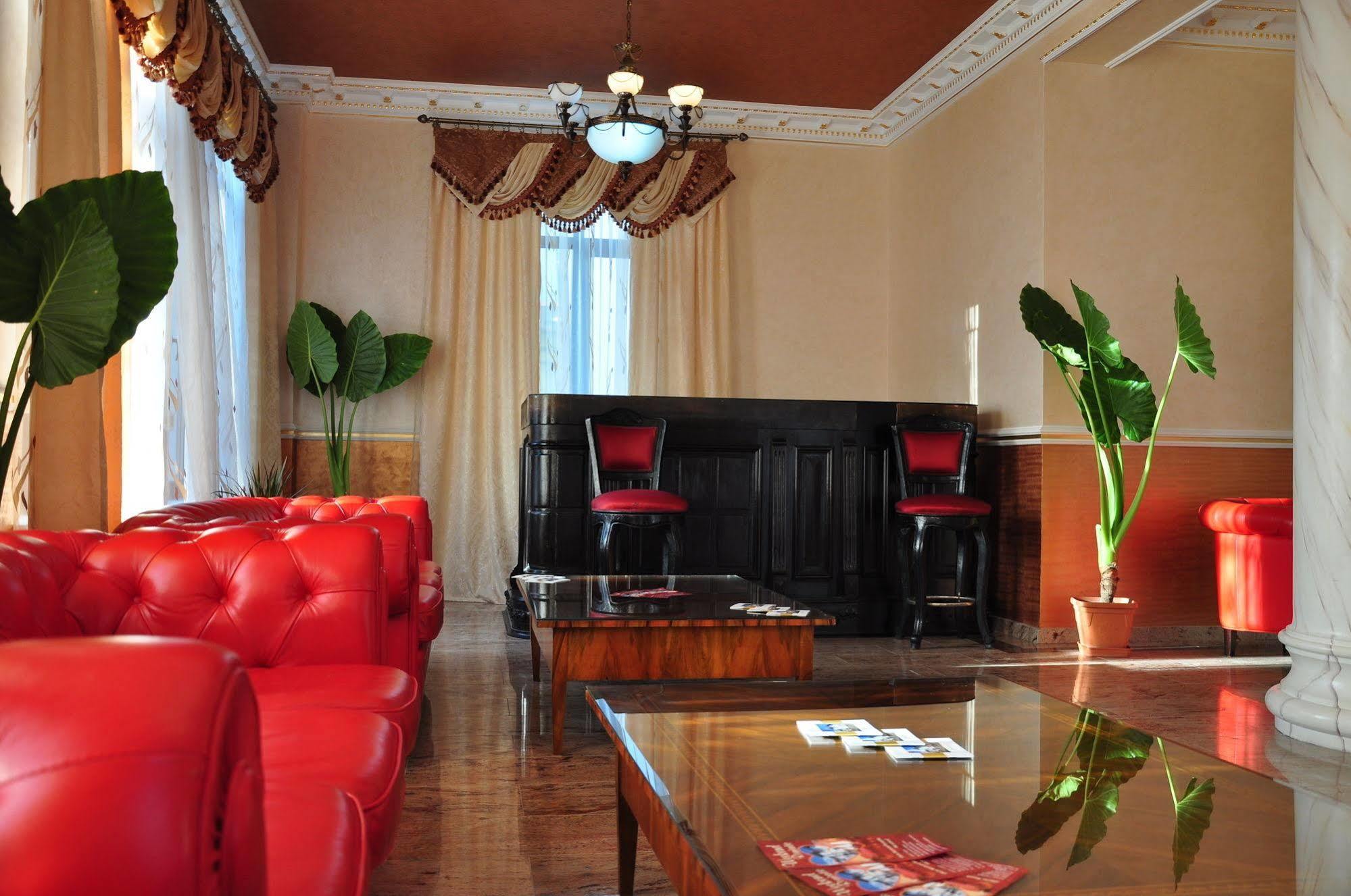 Vigo Grand Hotel Ploiesti Exterior photo